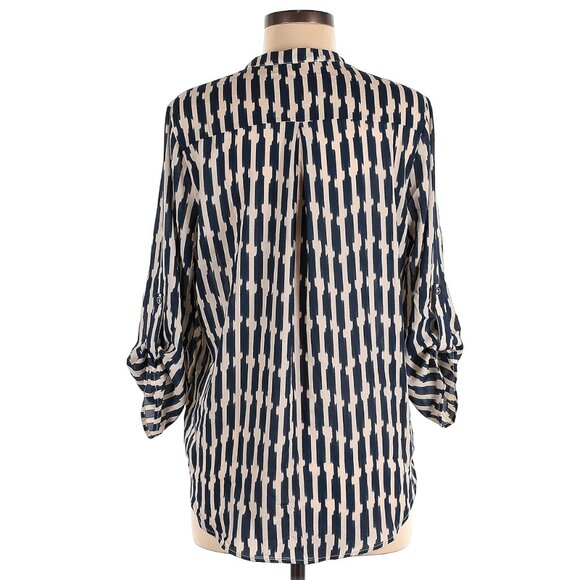 ๐จ 50% OFF BUNDLES! ๐จ NWT Lush Warren Split Neck Blouse - Picture 3 of 8